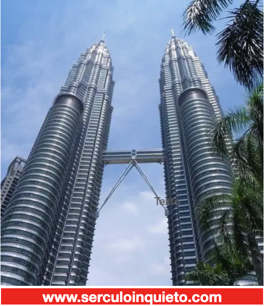Postal. VÉRTIGO EN LAS TORRES PETRONAS (KUALA LUMPUR)